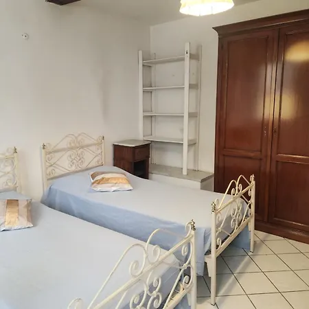 Appartement Pepi 77 *